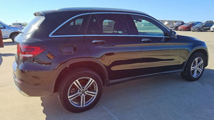 Mercedes-Benz GLC  2021