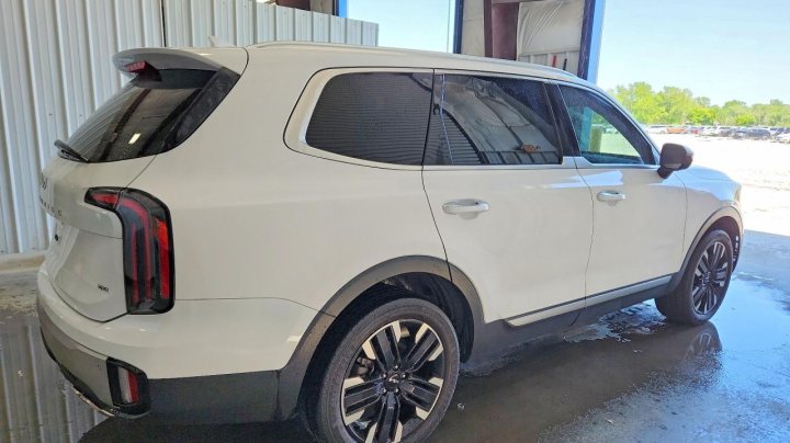 KIA TELLURIDE  2023