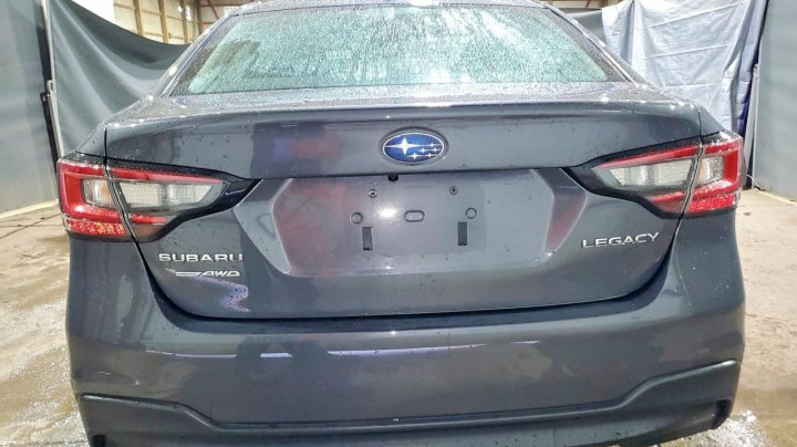 Subaru Legacy  2023