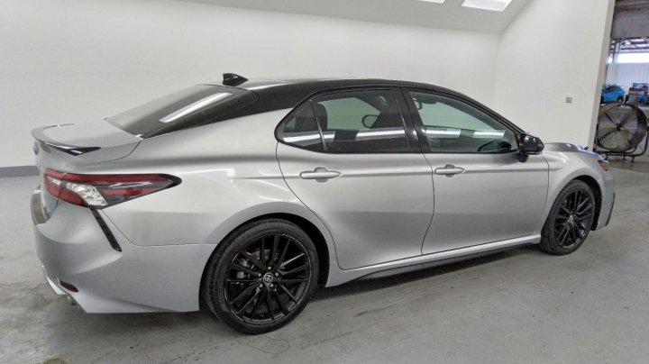 Toyota Camry  2021