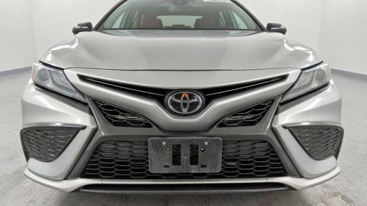 Toyota Camry  2021