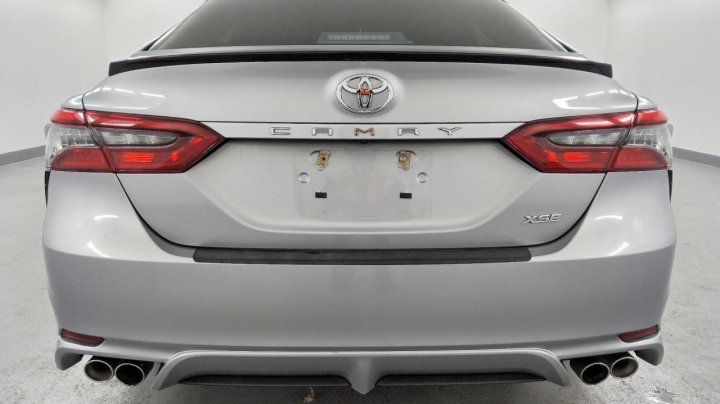 Toyota Camry  2021