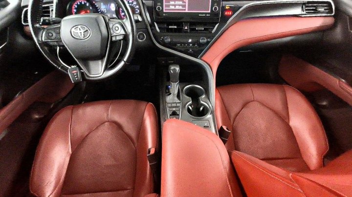 Toyota Camry  2021