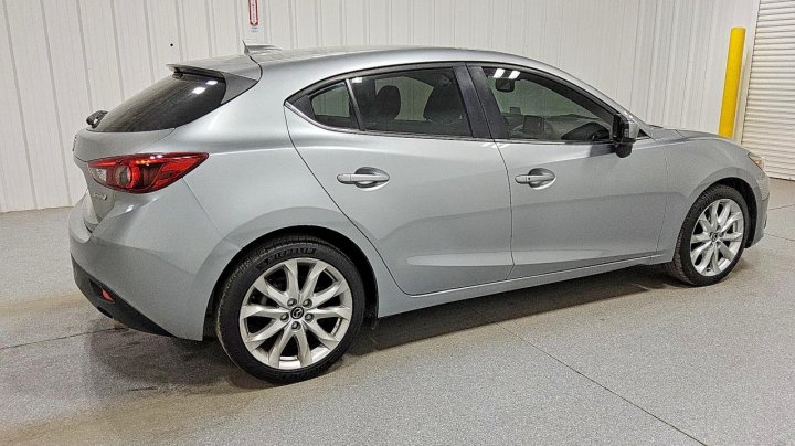 Mazda 3  2016