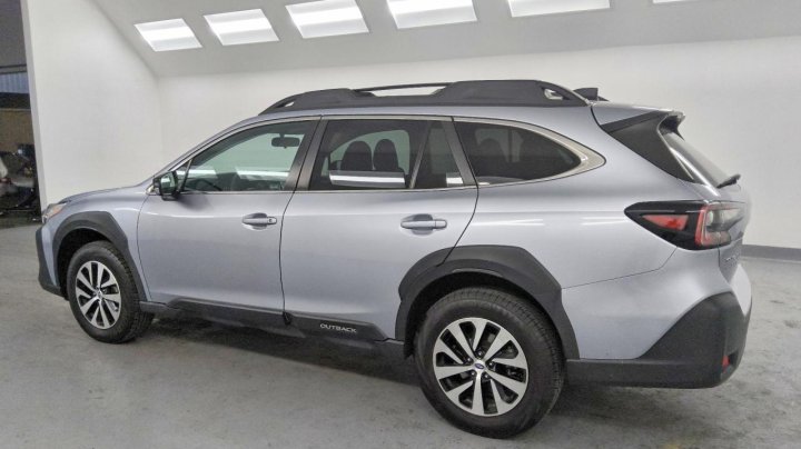 Subaru Outback  2023