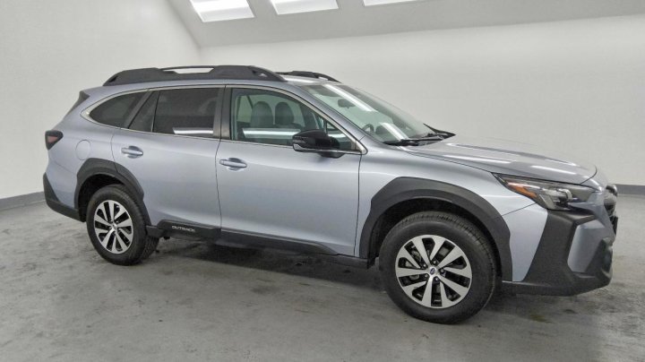 Subaru Outback  2023