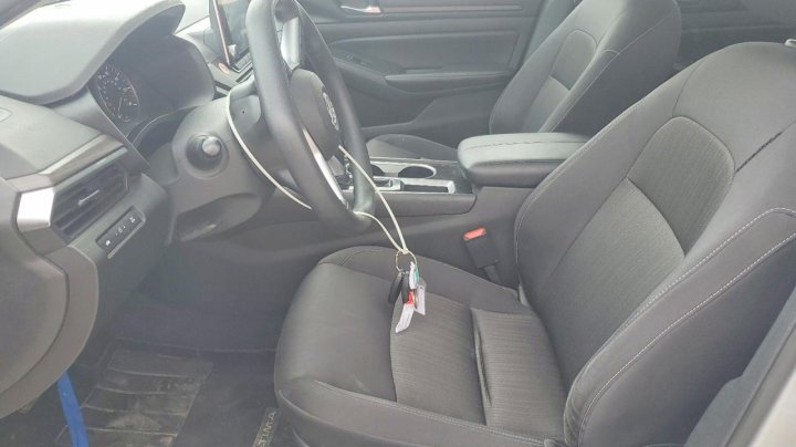Nissan Altima  2024
