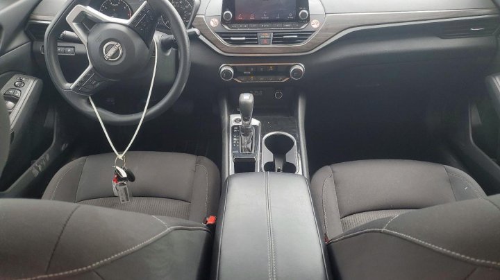 Nissan Altima  2024