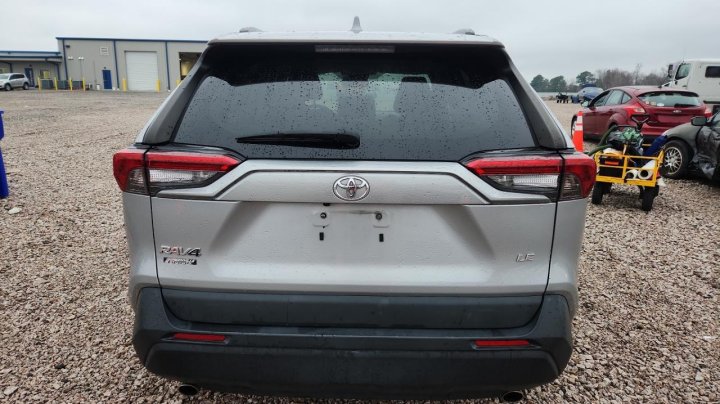 Toyota RAV4  2021
