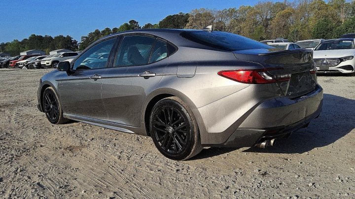 Toyota Camry  2025