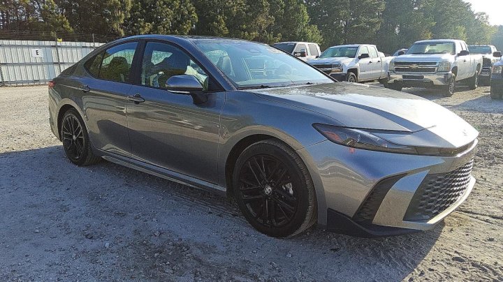 Toyota Camry  2025