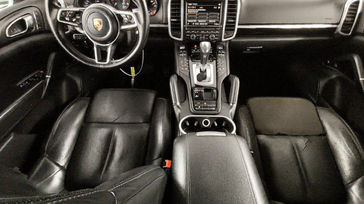 Porsche Cayenne  2016