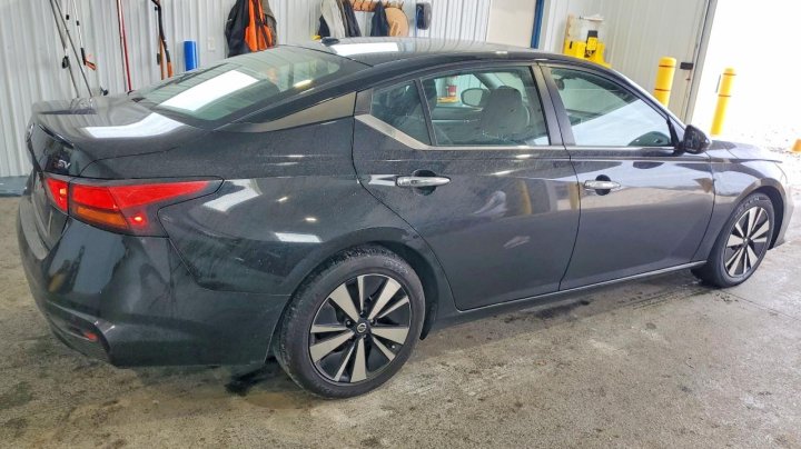 Nissan Altima  2021
