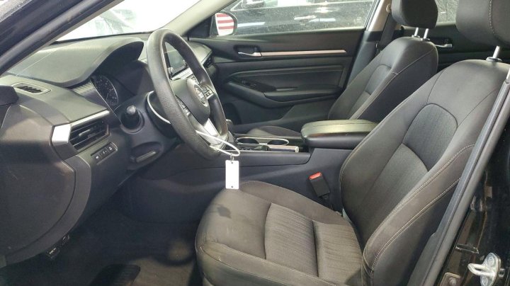 Nissan Altima  2021