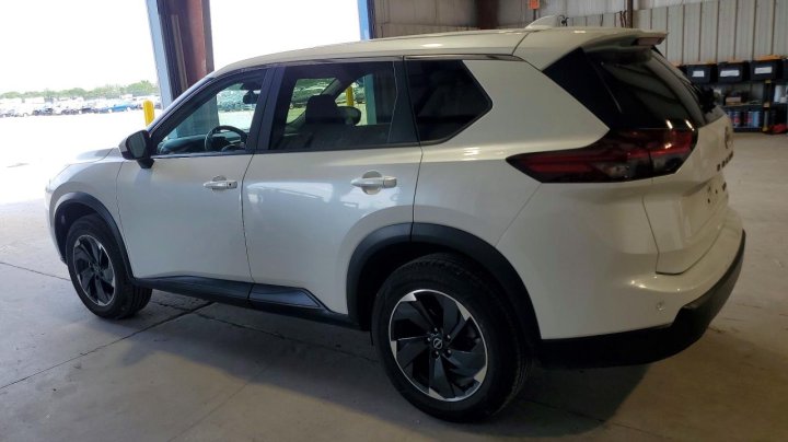 Nissan ROGUE  2024