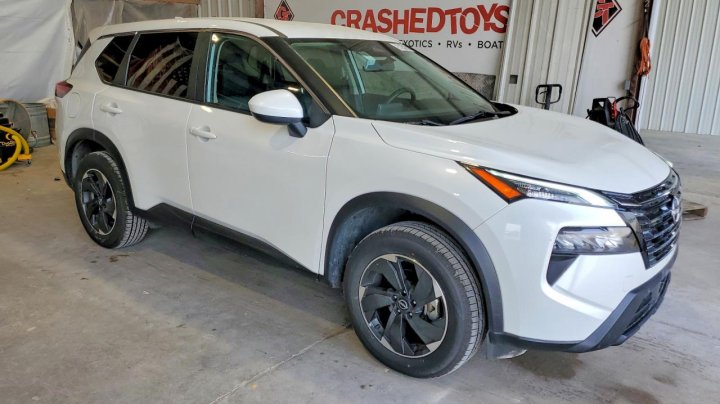 Nissan ROGUE  2024