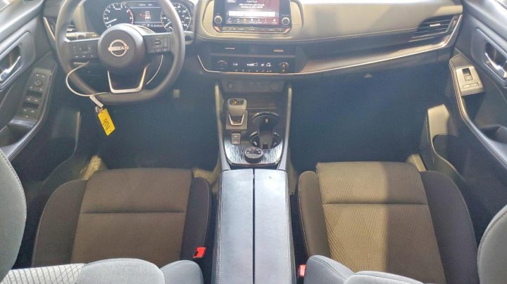 Nissan ROGUE  2024
