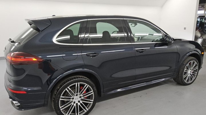 Porsche Cayenne  2016