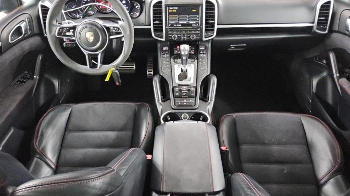 Porsche Cayenne  2016