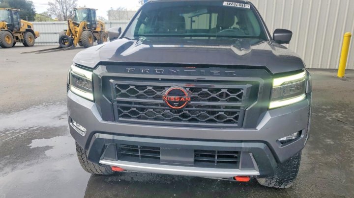 Nissan Frontier  2022