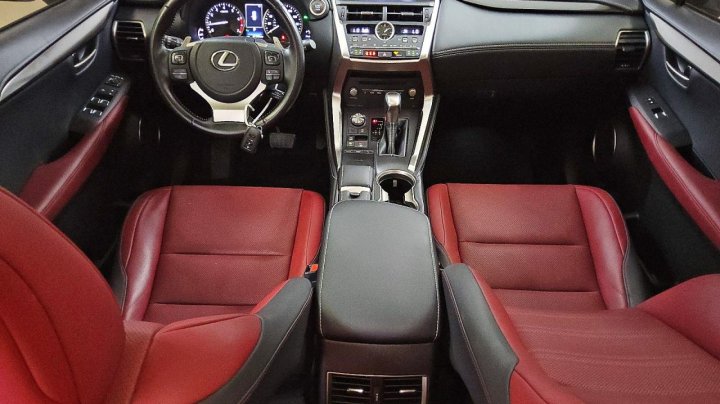 Lexus NX  2021