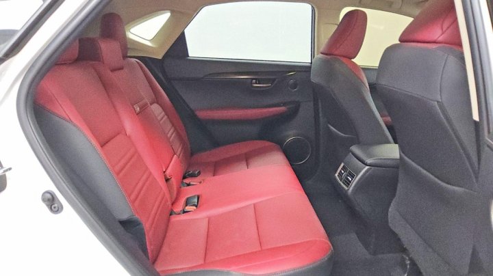 Lexus NX  2021