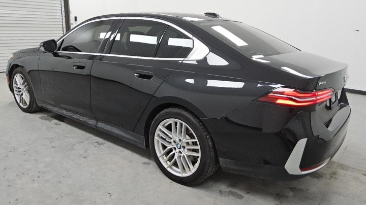 BMW 530  2024