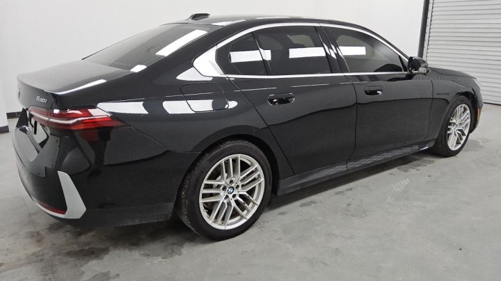 BMW 530  2024