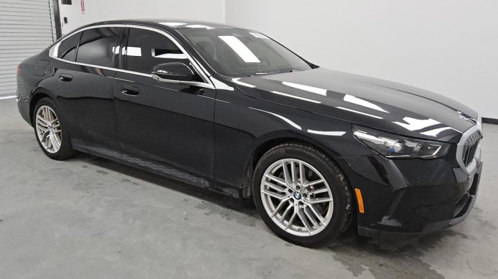 BMW 530  2024