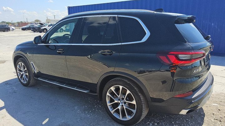 BMW X5  2023