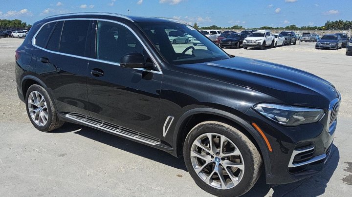 BMW X5  2023