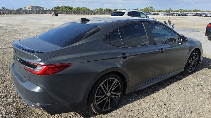 Toyota Camry  2025