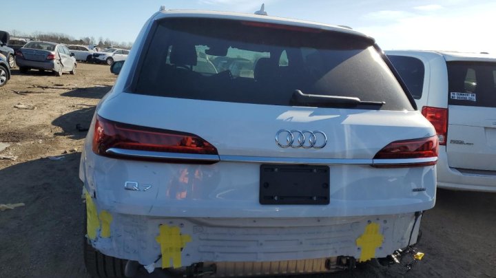 Audi Q7 PREMIUM 2023