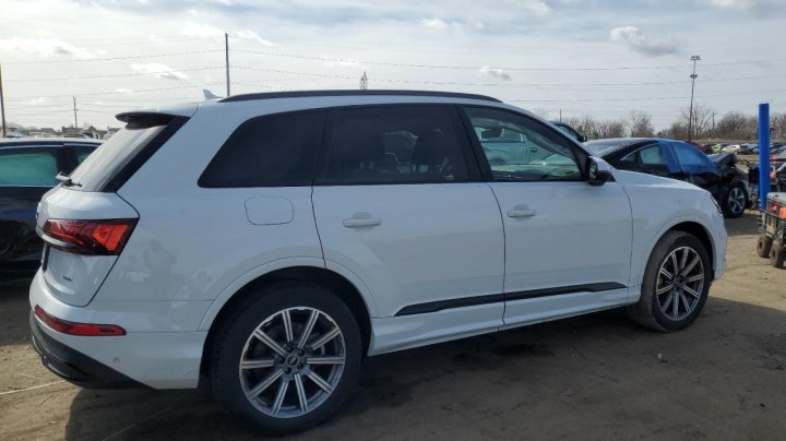 Audi Q7  2022