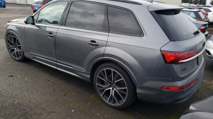 Audi Q7  2021