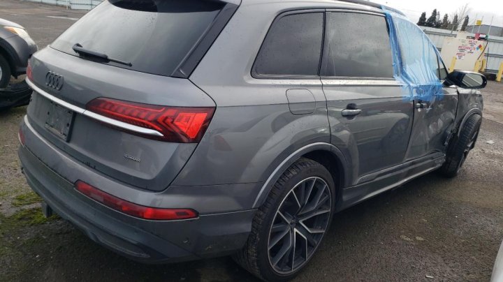 Audi Q7  2021