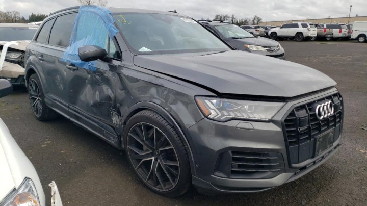 Audi Q7  2021