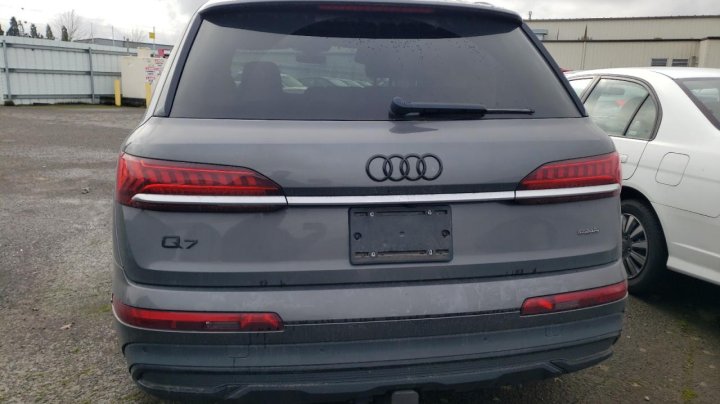 Audi Q7  2021