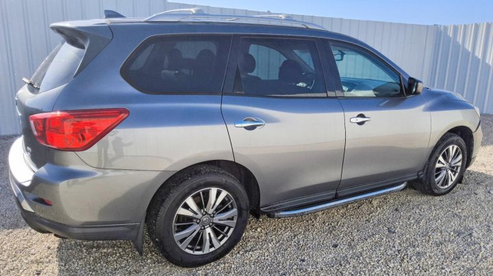 Nissan Pathfinder  2020