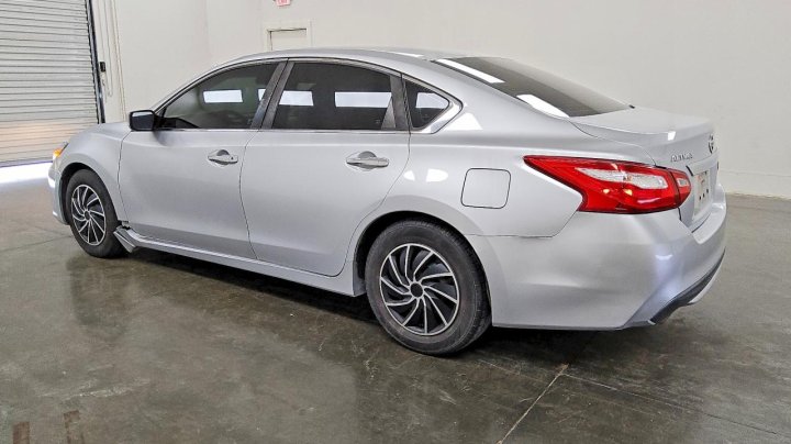 Nissan Altima  2017