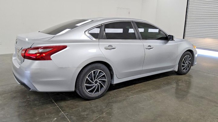 Nissan Altima  2017
