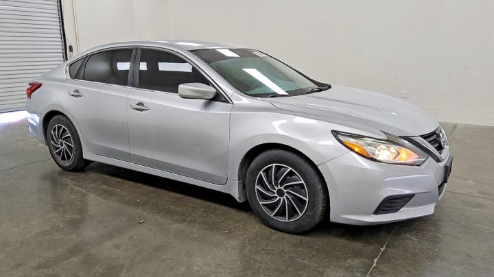 Nissan Altima  2017