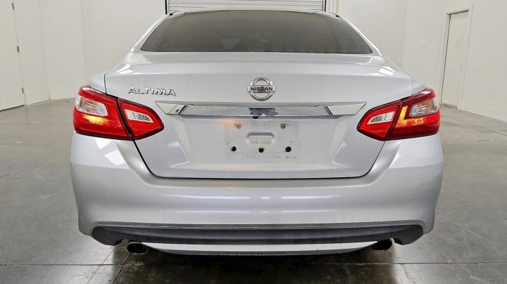 Nissan Altima  2017