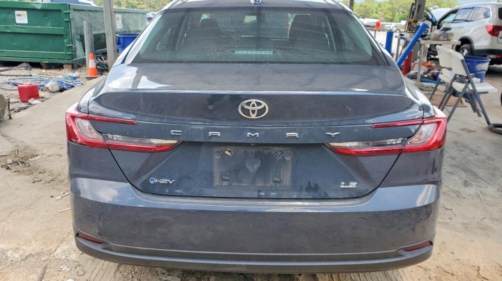 Toyota Camry  2025
