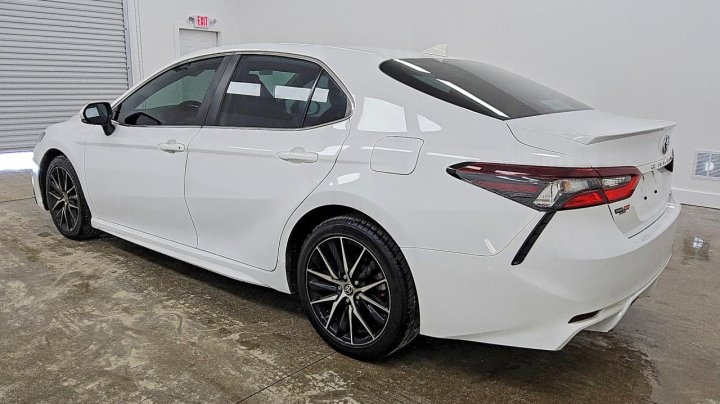 Toyota Camry  2024