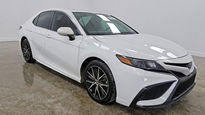 Toyota Camry  2024