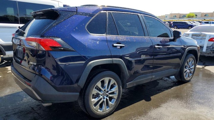 Toyota RAV4  2021
