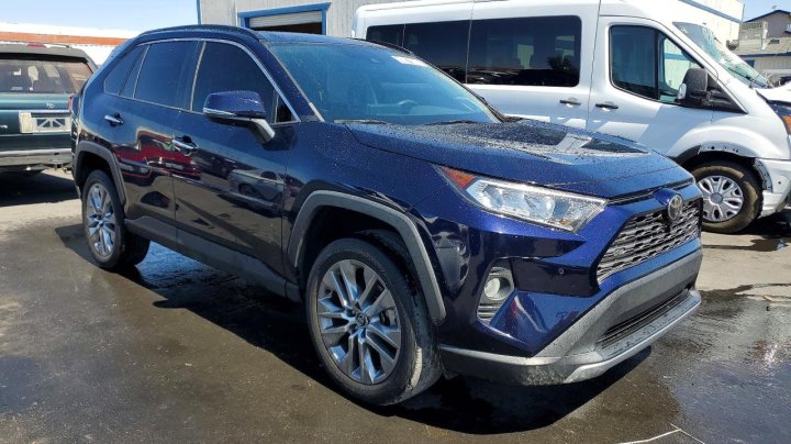 Toyota RAV4  2021