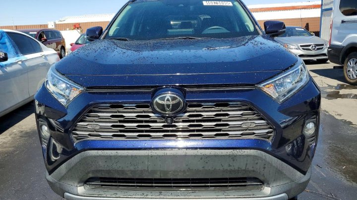 Toyota RAV4  2021