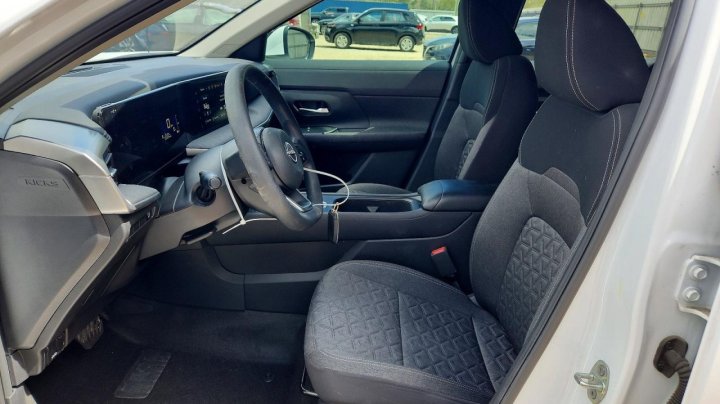 Nissan Kicks  2025